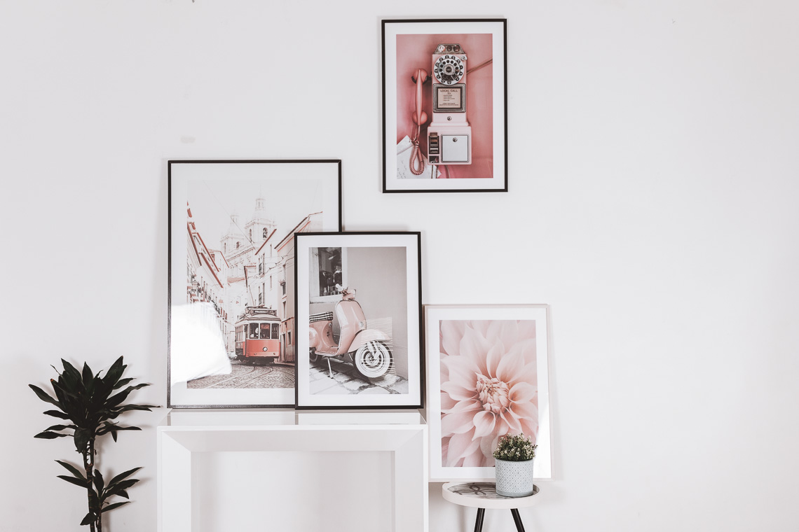 Pink Scooter Poster - Condividiamo il viaggio