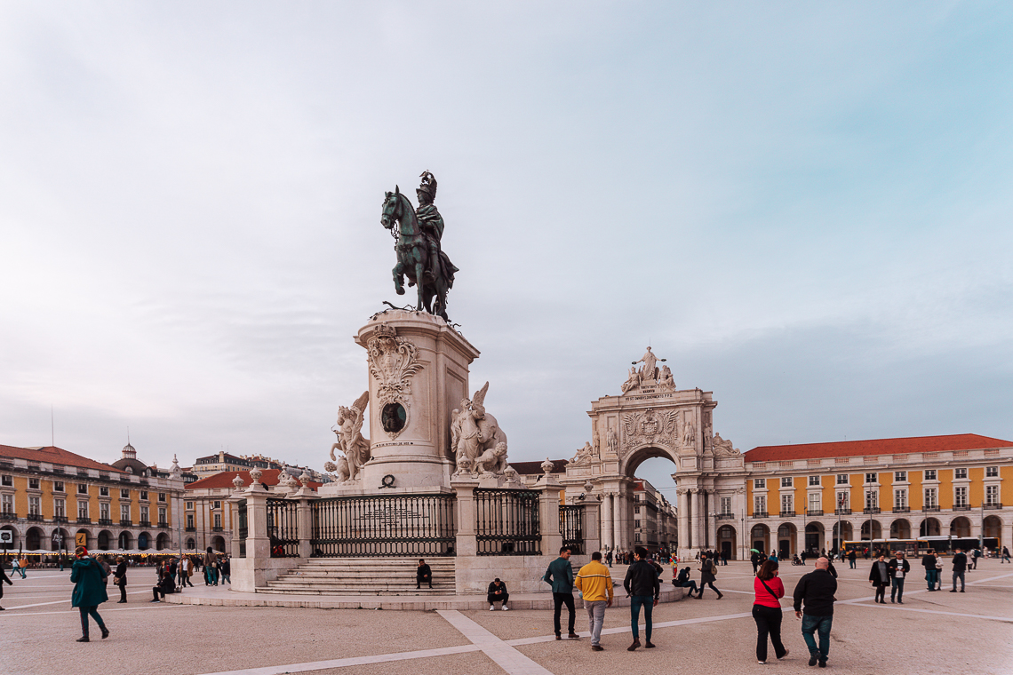 Piazza del Commercio - Condividiamo il viaggio